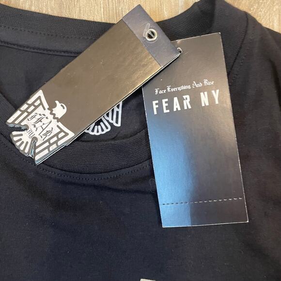 Fear NY Urban Walk T-Shirt Size S NWT Graphic Sneaker Pizza Sleeve Streetwear - Picture 4 of 9